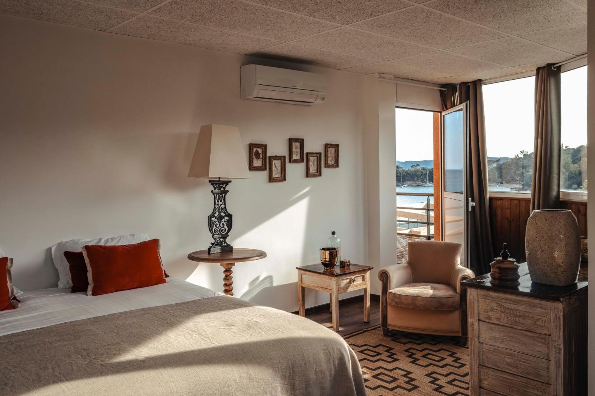 Surplage Hotel Cavaliere Le Lavandou Bagian luar foto