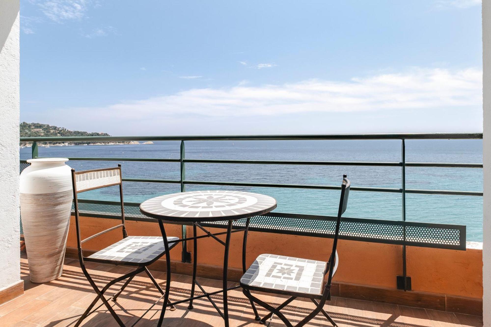 Surplage Hotel Cavaliere Le Lavandou Bagian luar foto