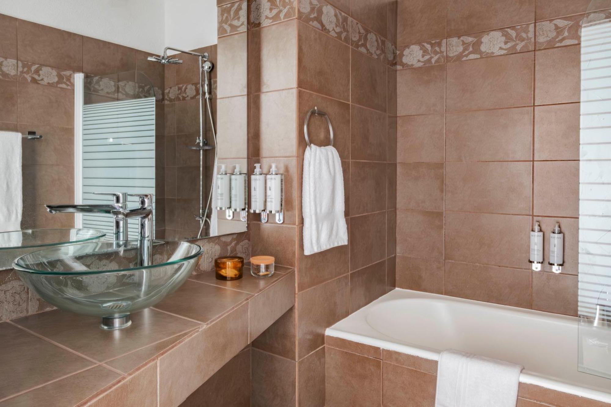 Surplage Hotel Cavaliere Le Lavandou Bagian luar foto