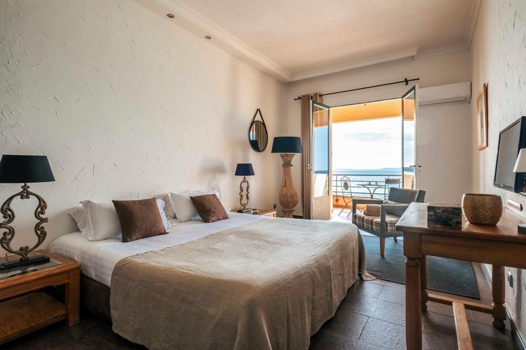 Surplage Hotel Cavaliere Le Lavandou Bagian luar foto