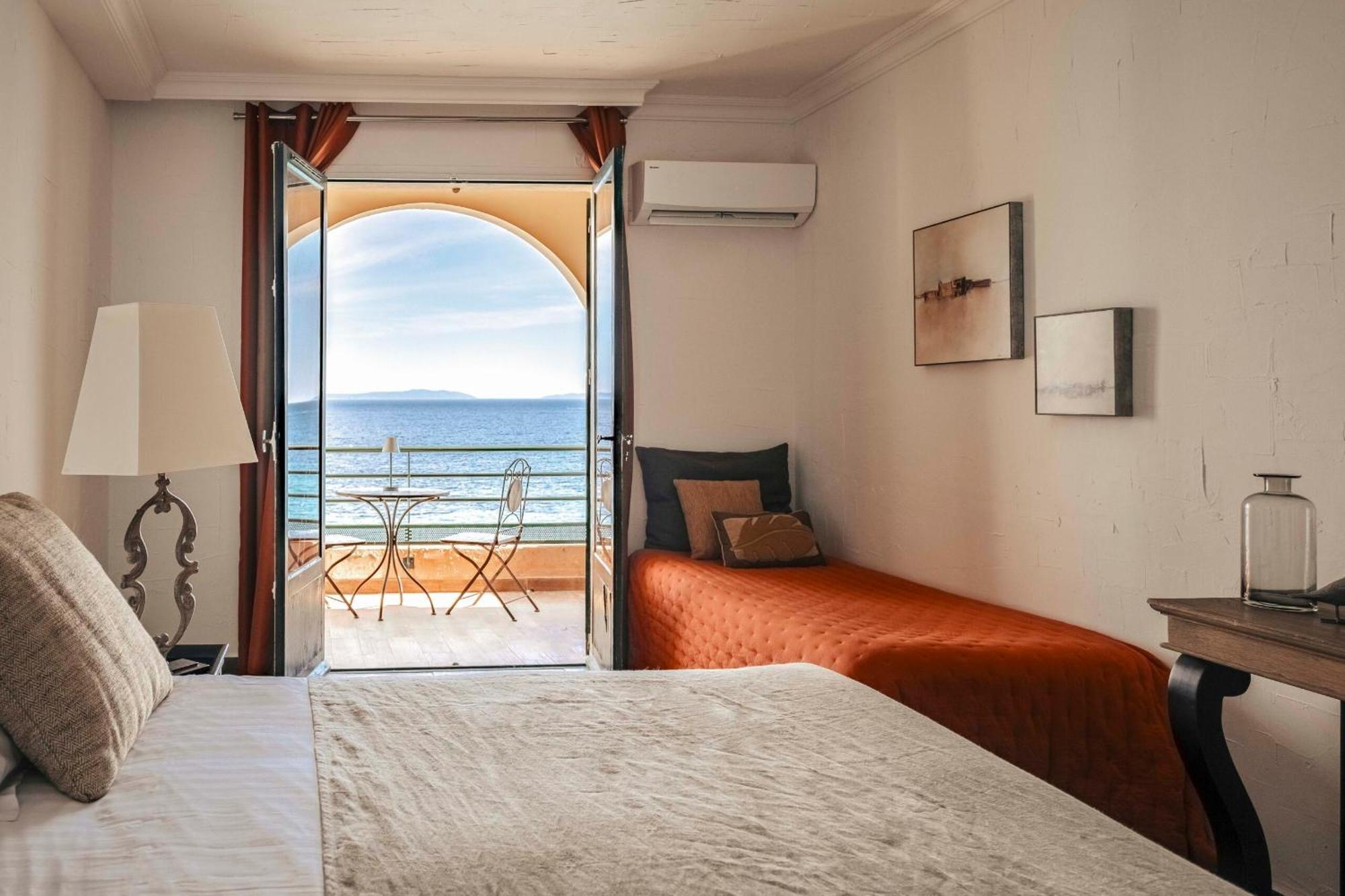Surplage Hotel Cavaliere Le Lavandou Bagian luar foto